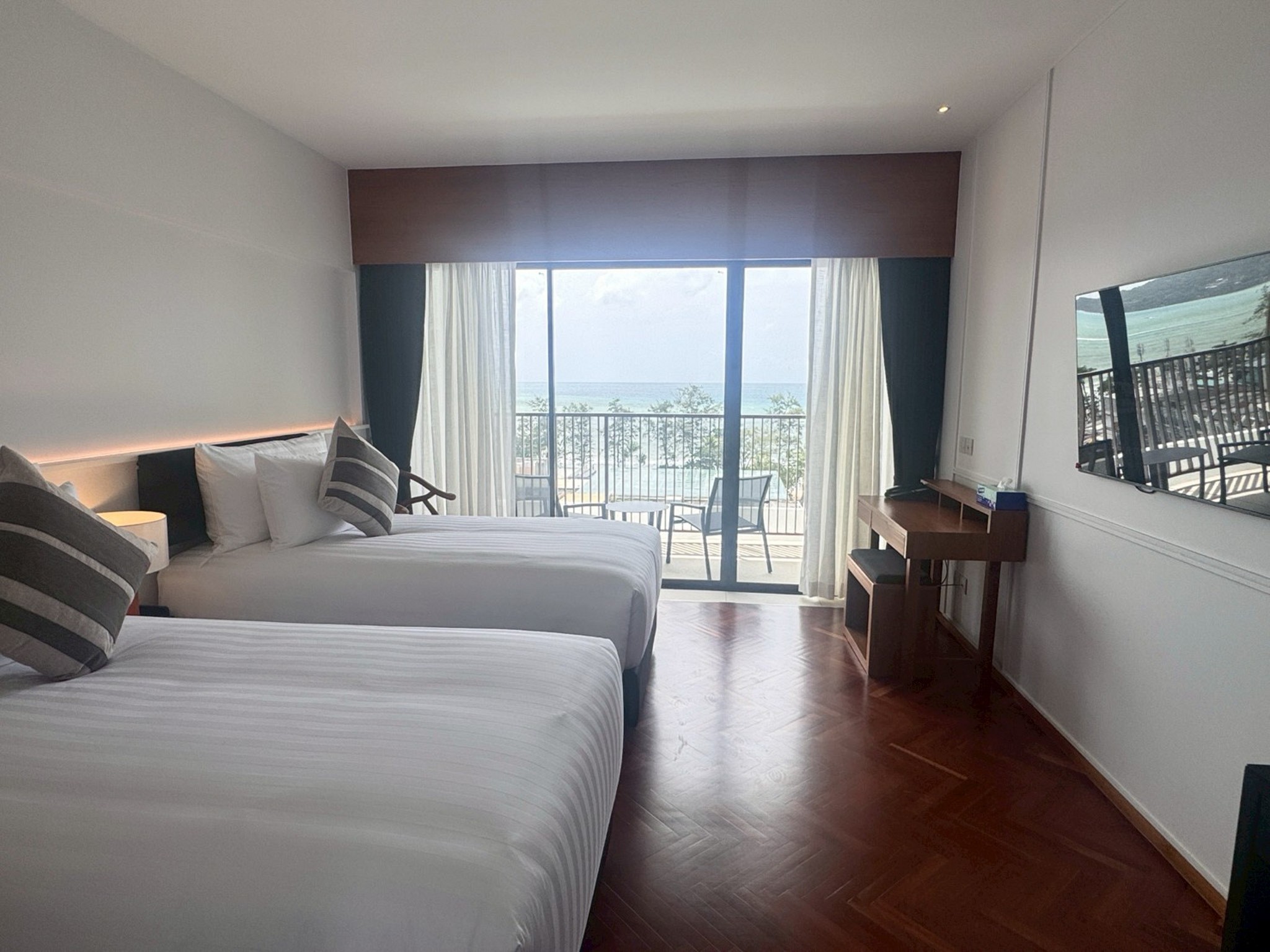 Deluxe Ocean View Twin