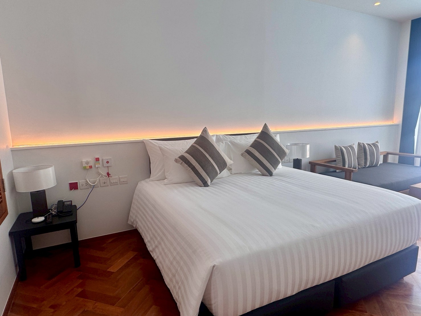 Superior Garden View - Accessible King Room