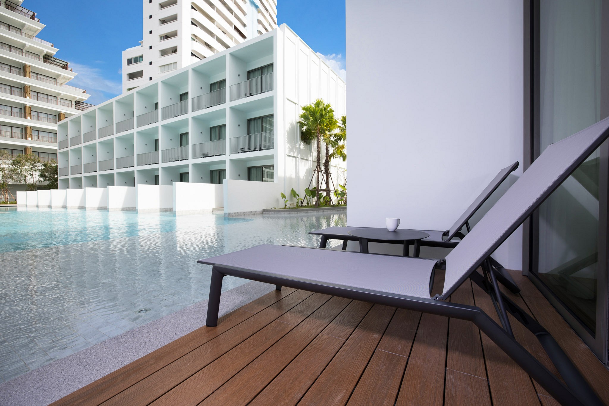Pool Access - Accessible Twin Room